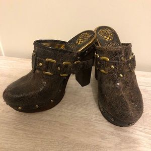Vince Camuto Clogs